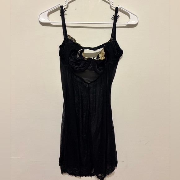 Vintage Victoria's Secret White Label Embroidered
Floral Babydoll Lingerie 36C - Picture 6 of 9